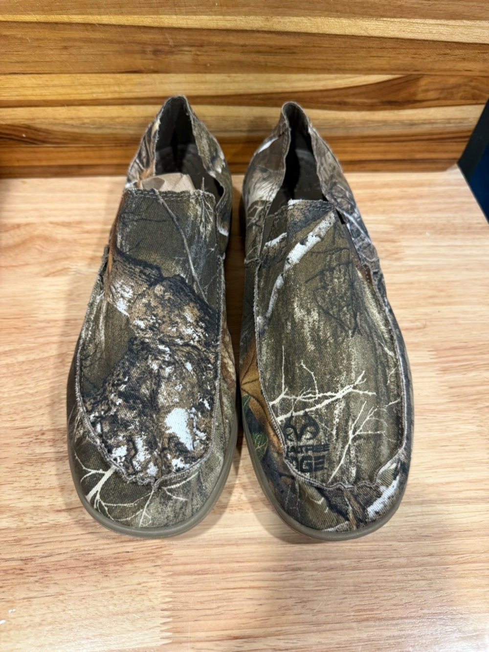 CROCS Men's Slip-On Camo Loafers - realtree